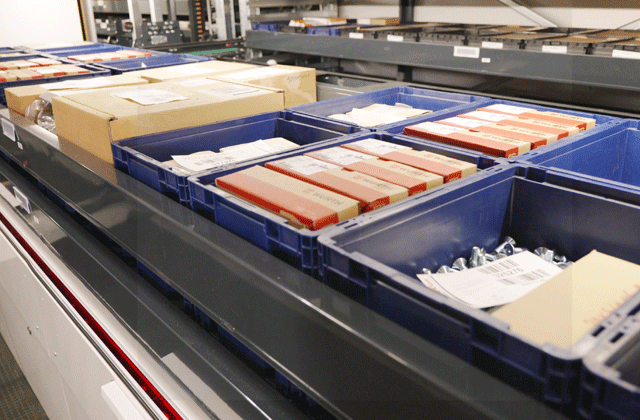 Vertikální poloautomatická věž pro skladování drobného zboží