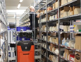 Hi280 Úložný regál s úzkými uličkami