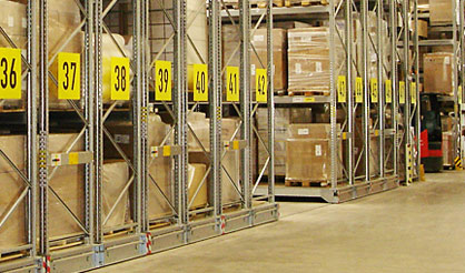 Semi-automation mobile pallet racking Semi-automation mobile pallet racking